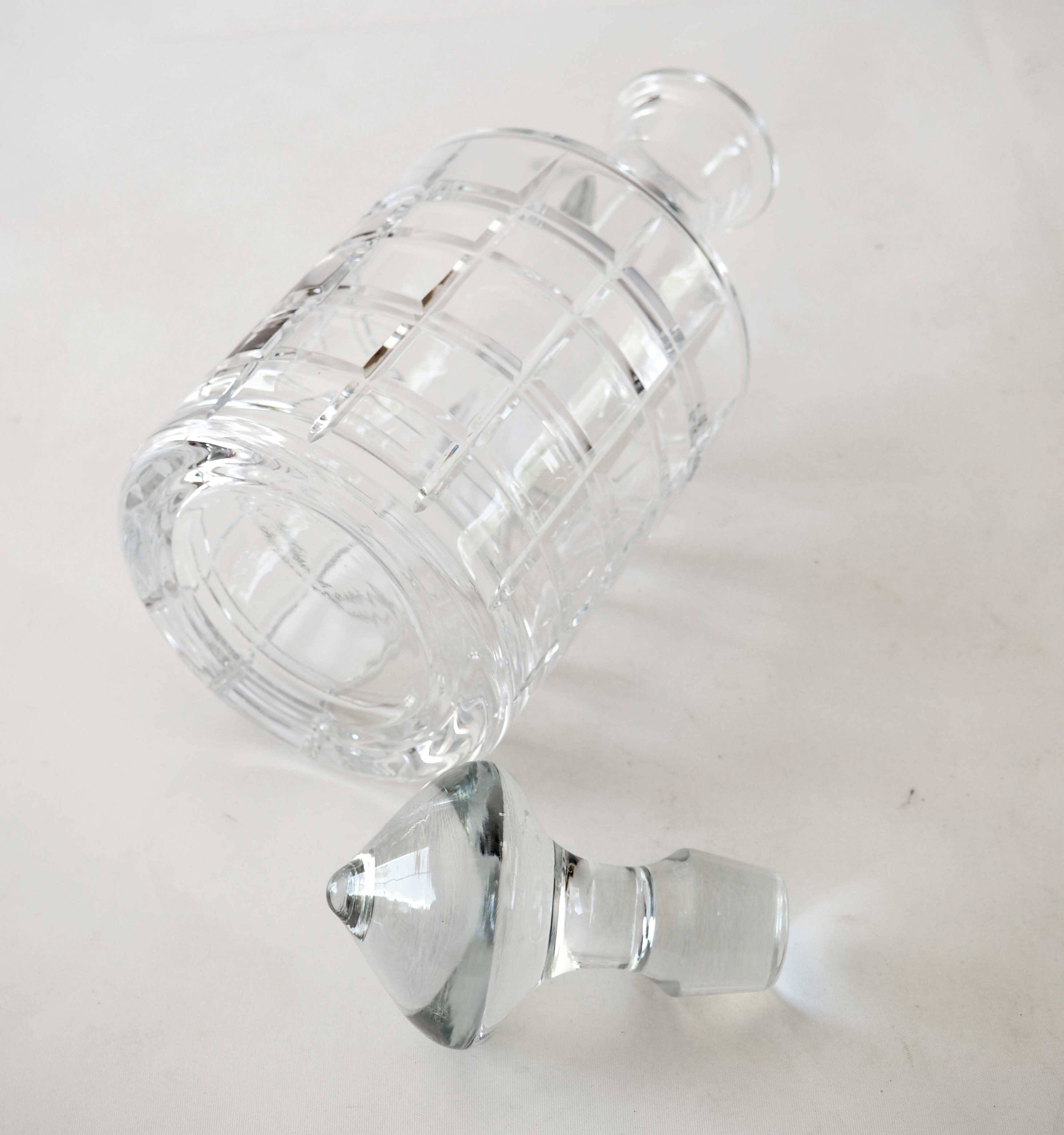 Large cut crystal whiskey decanter