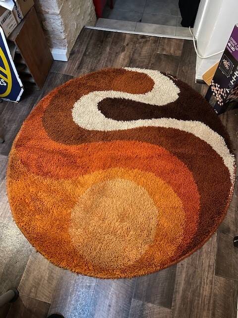 Vintage round rug from the 70s, Desso print carpet, Netherlands.