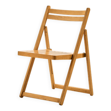 Foldable beech chair