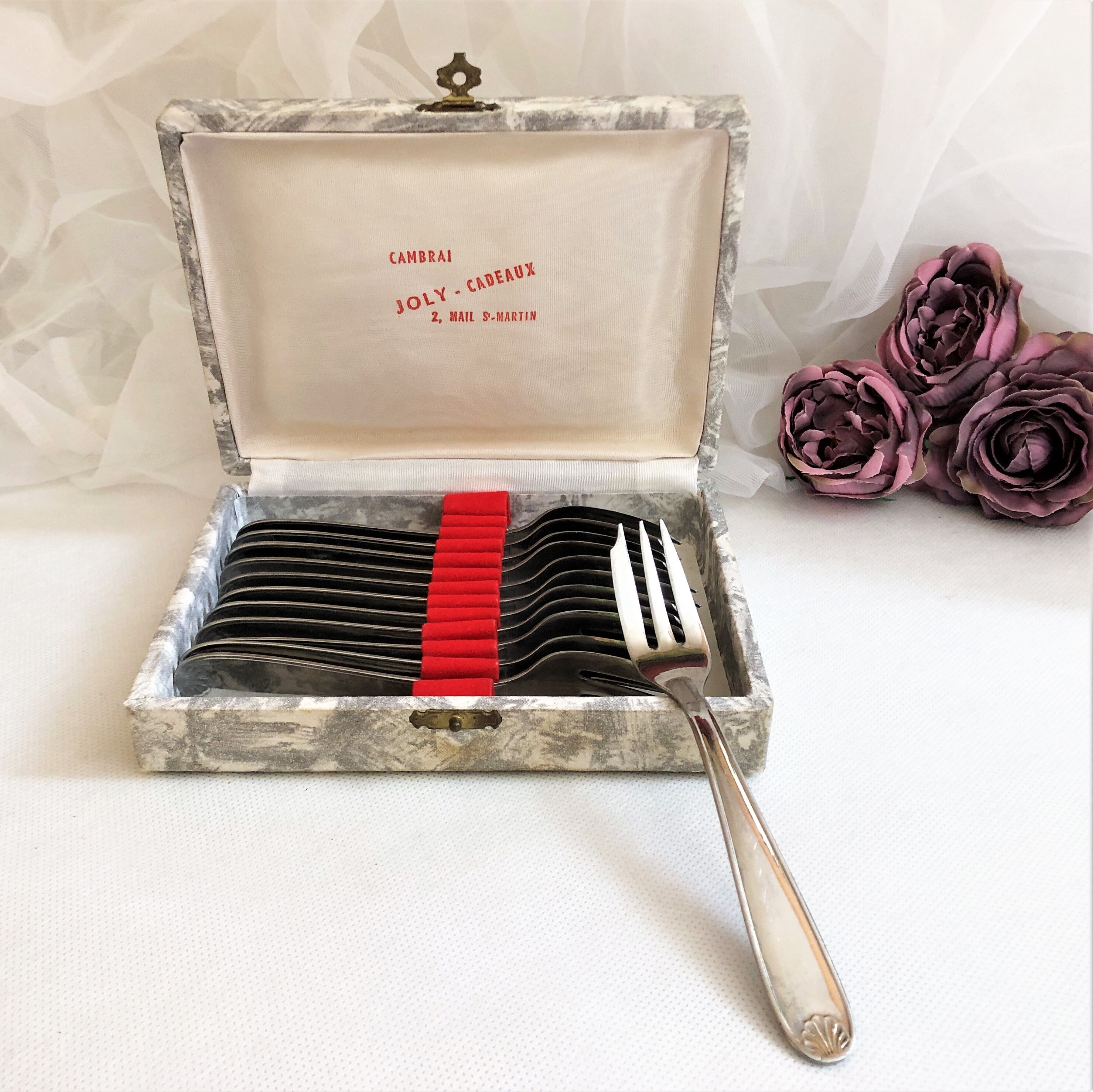 Box 12 forks dessert model vintage shell France