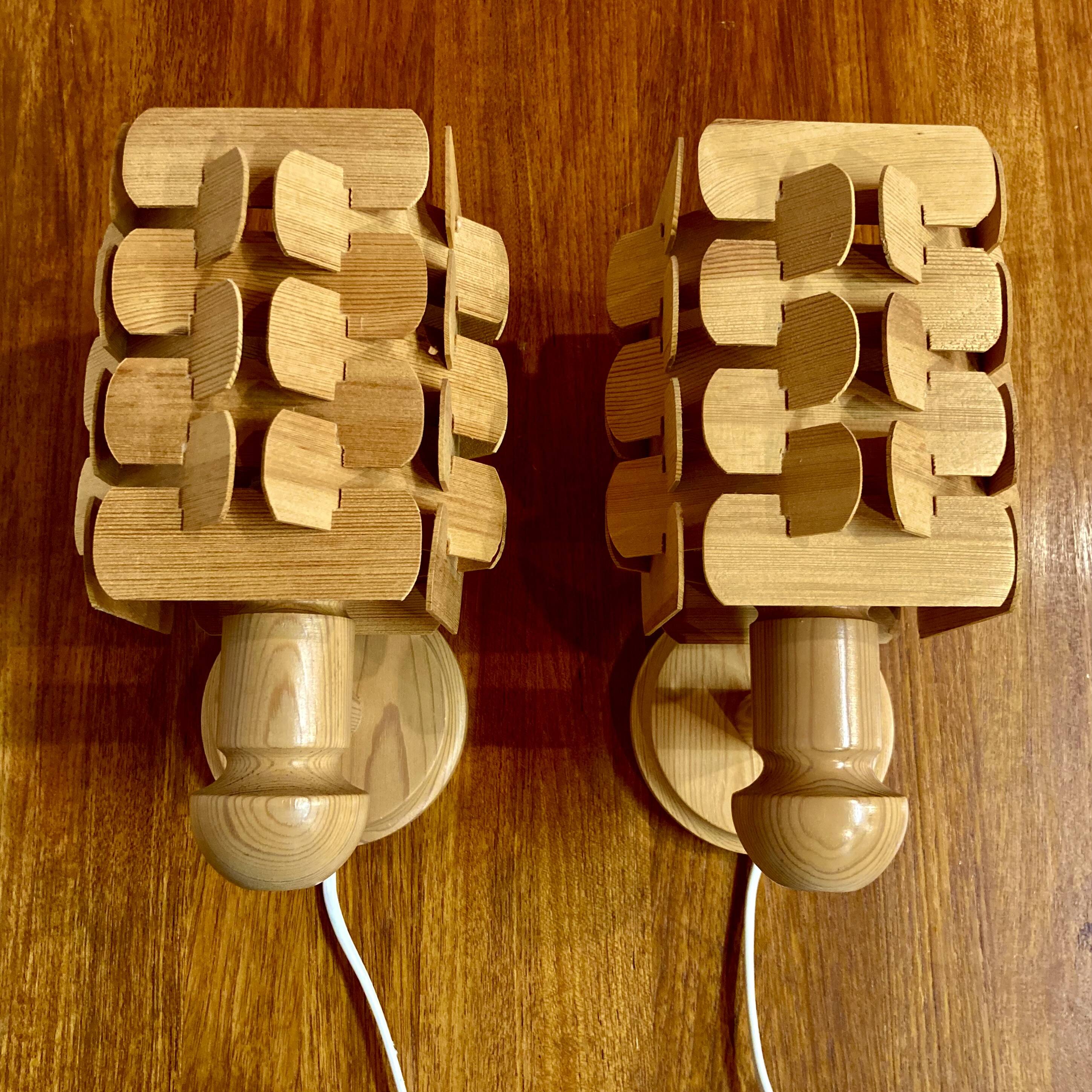 Pair of scandinavian design wall lights 1960.
