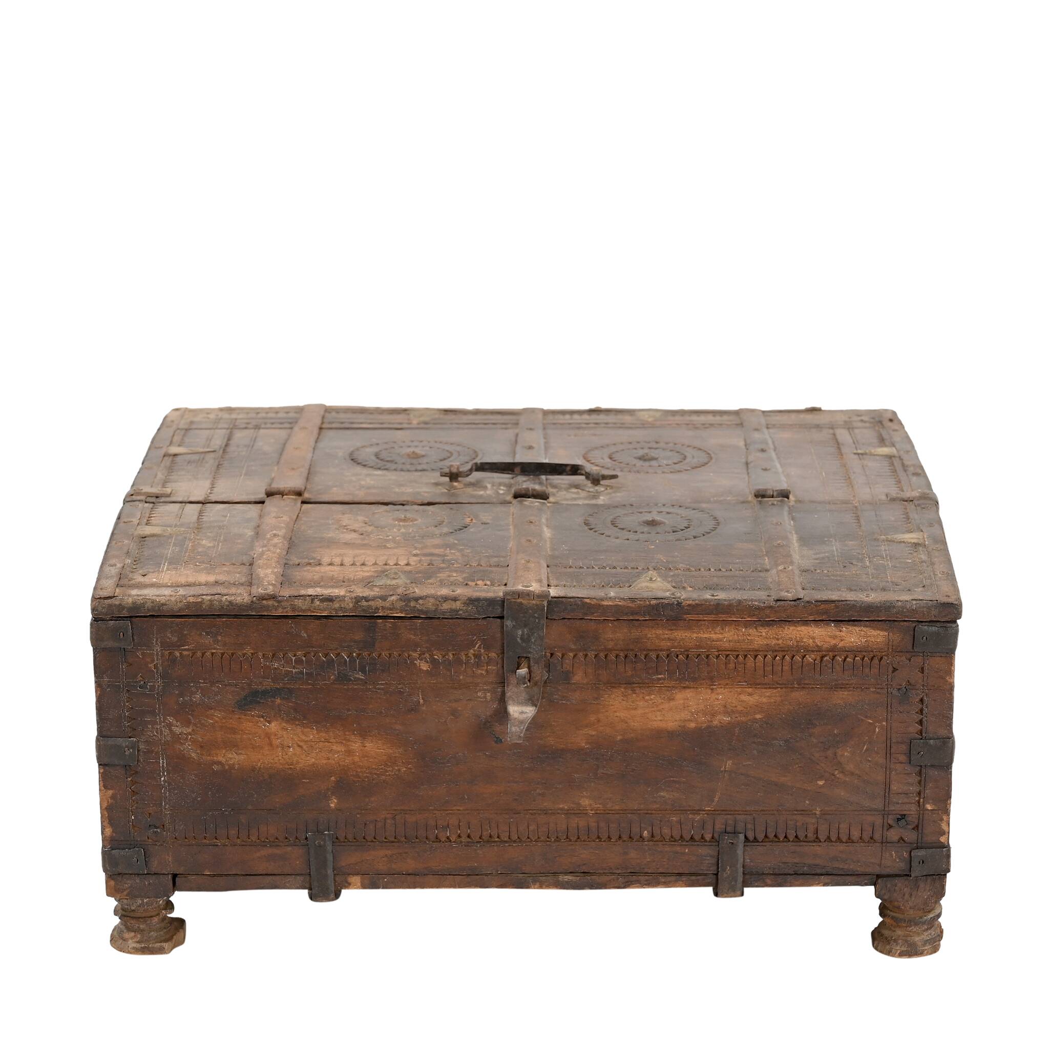 Peti - Wooden dowry chest n°13
