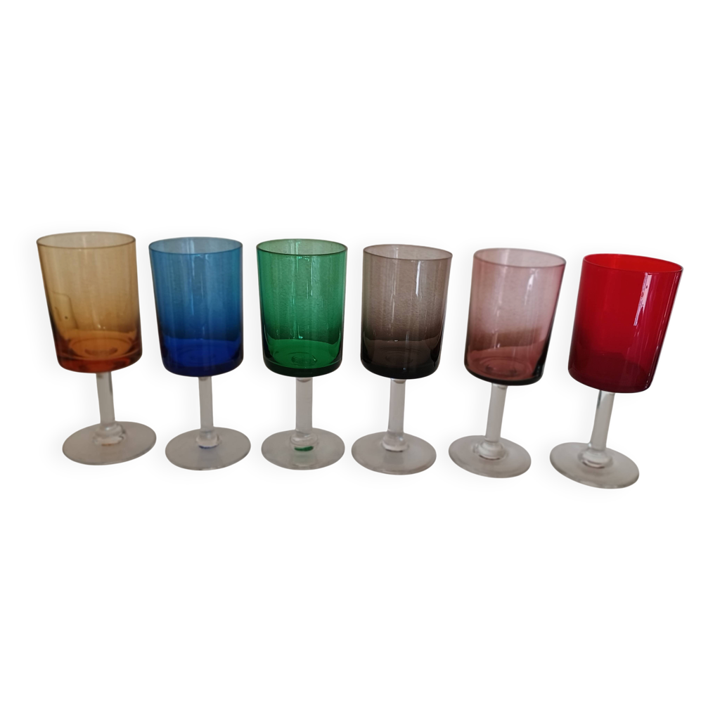 6 verres droit à vin de couleurs différentes à pied incolore 10cl ...