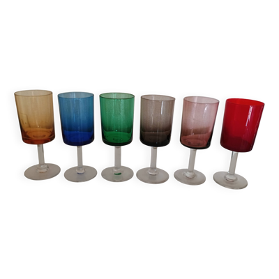 6 verres droit à vin de couleurs différentes à pied incolore 10cl - vintage