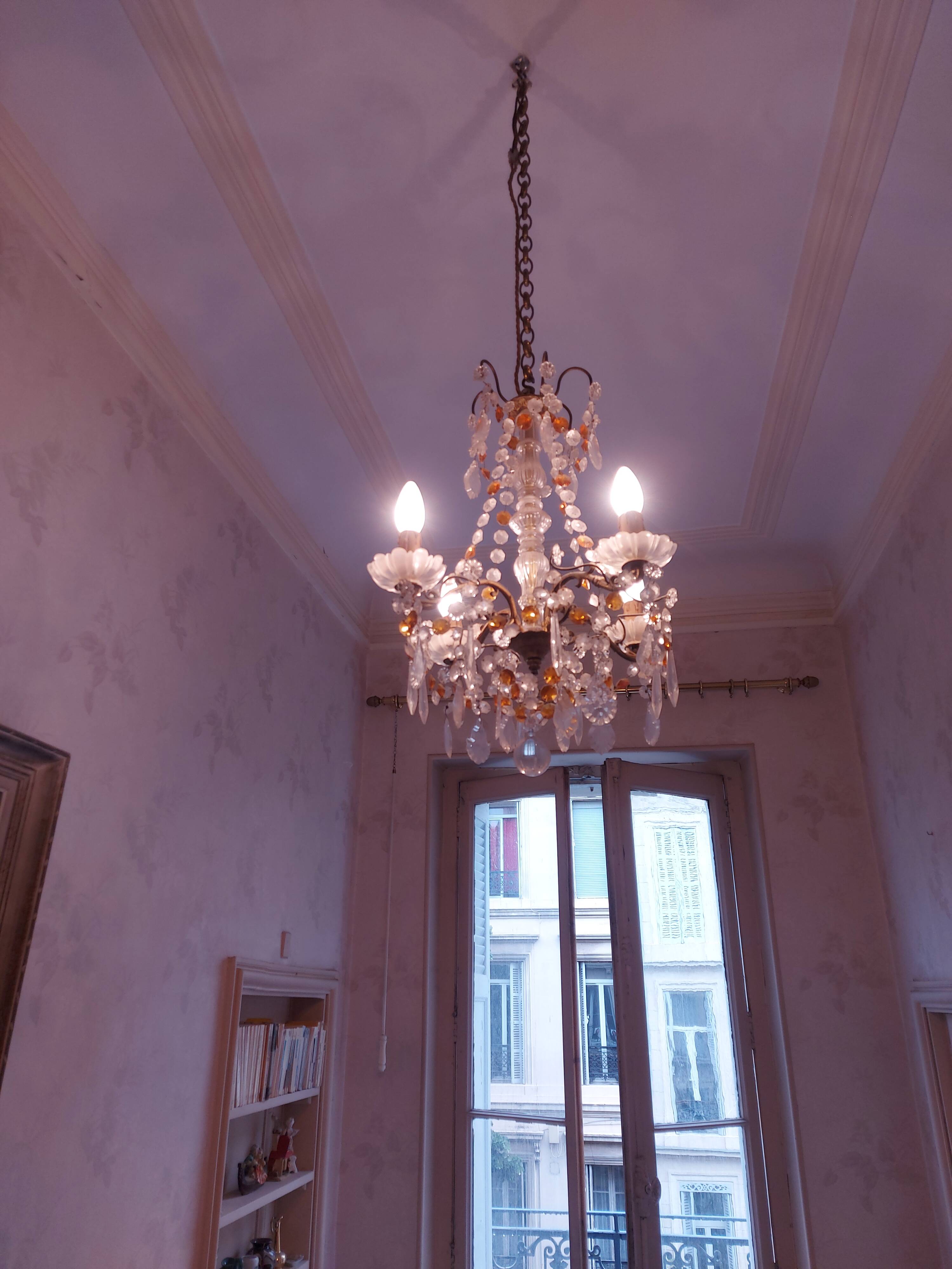 Chandelier to, colored crystal tassels