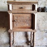 Chevet ancien en bois