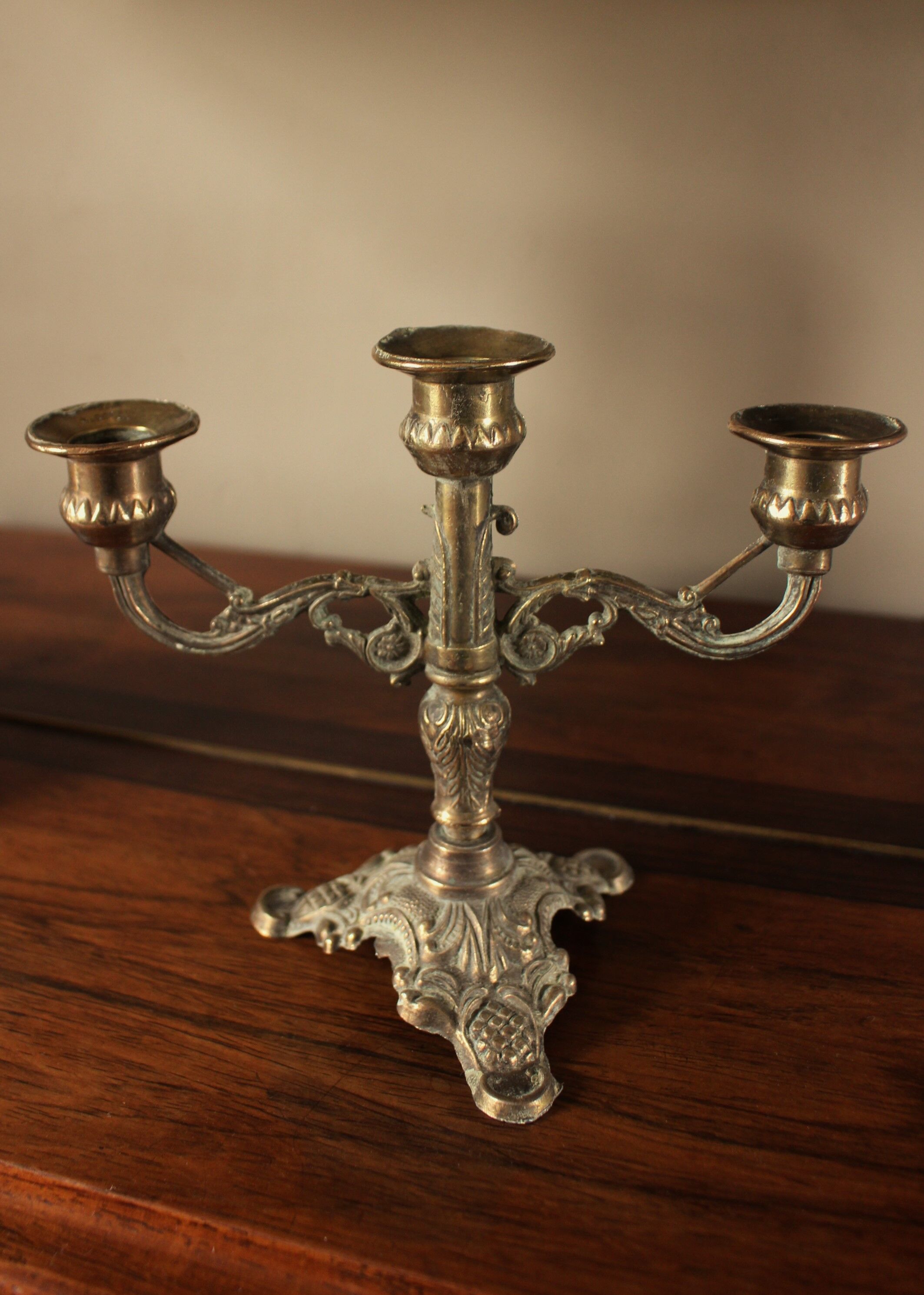 Candlestick three binaries regulated
