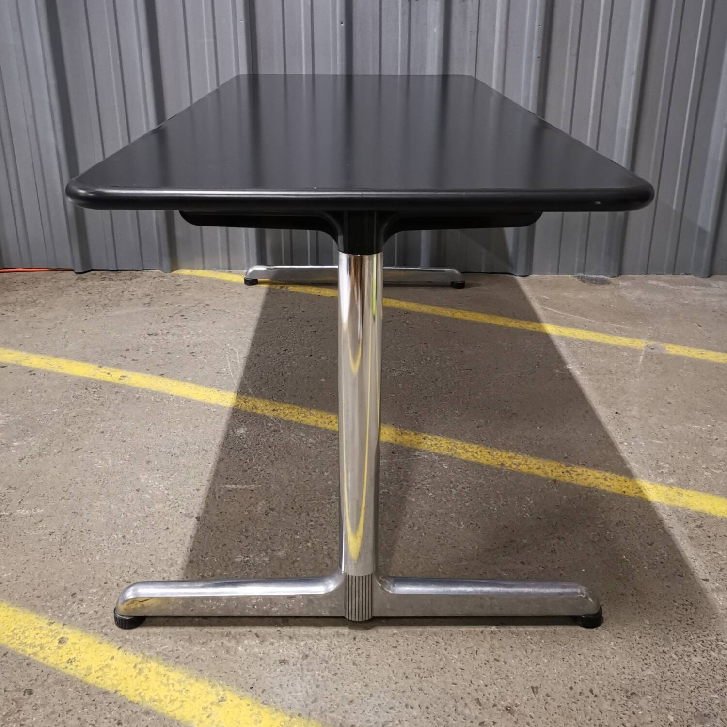 Large Anonima Castelli table, 1970