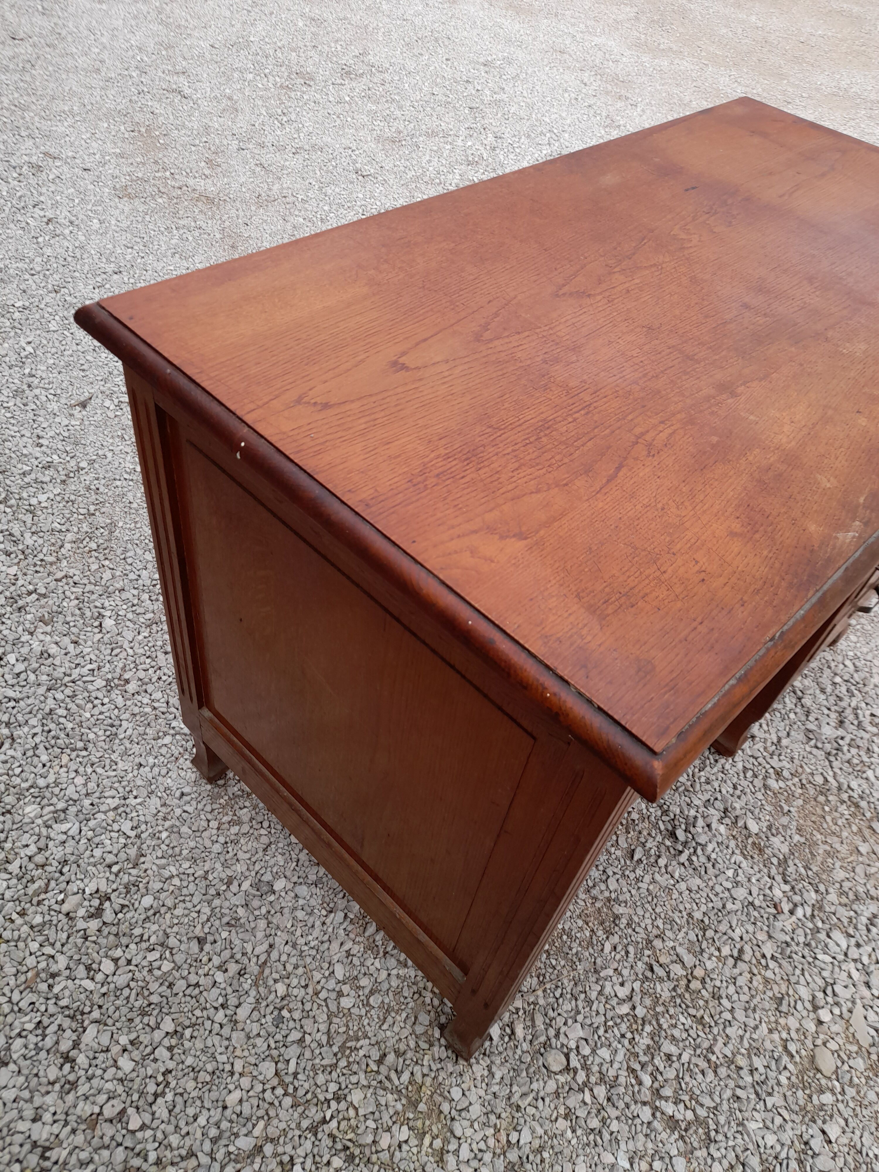 Old oak desk 5 drawers