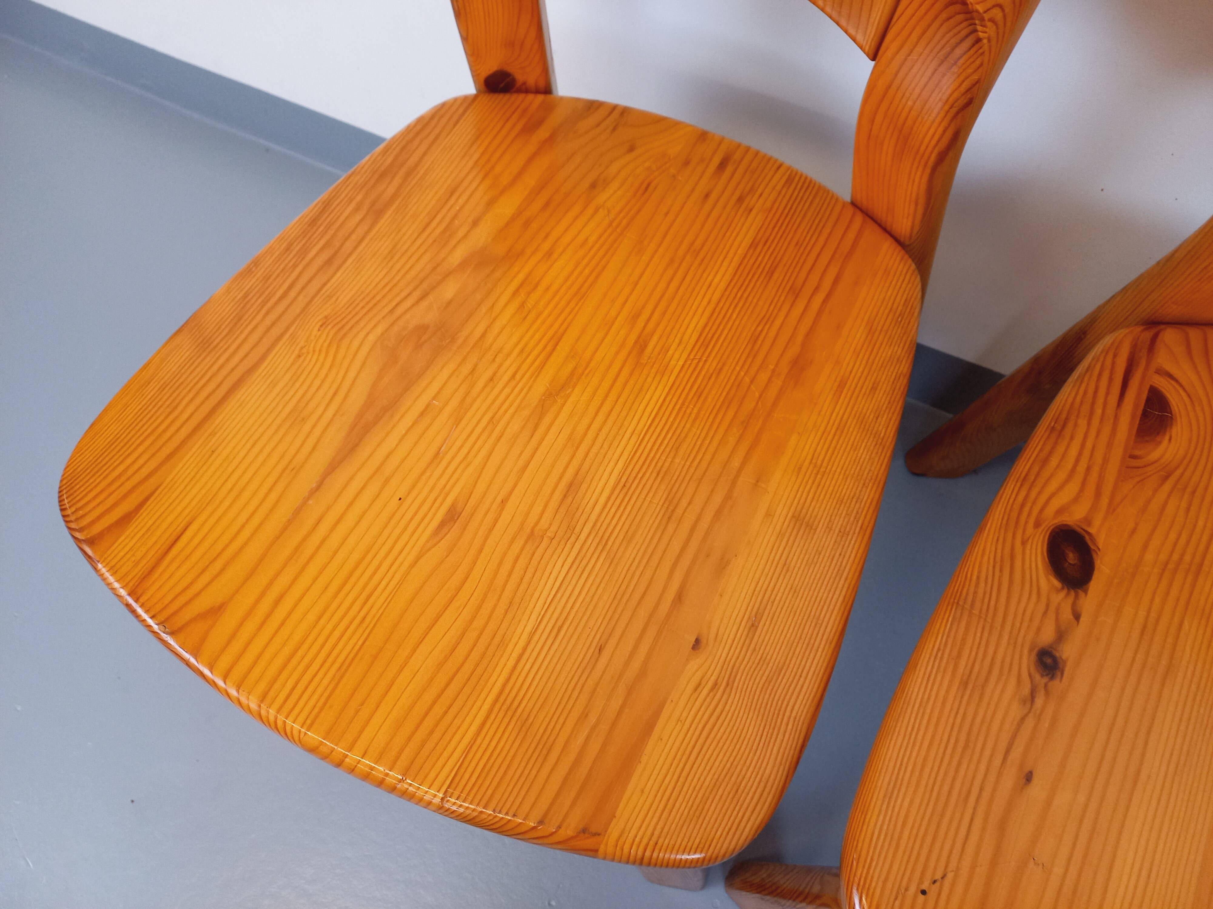 Set of 4 vintage chairs in pine from the 70s