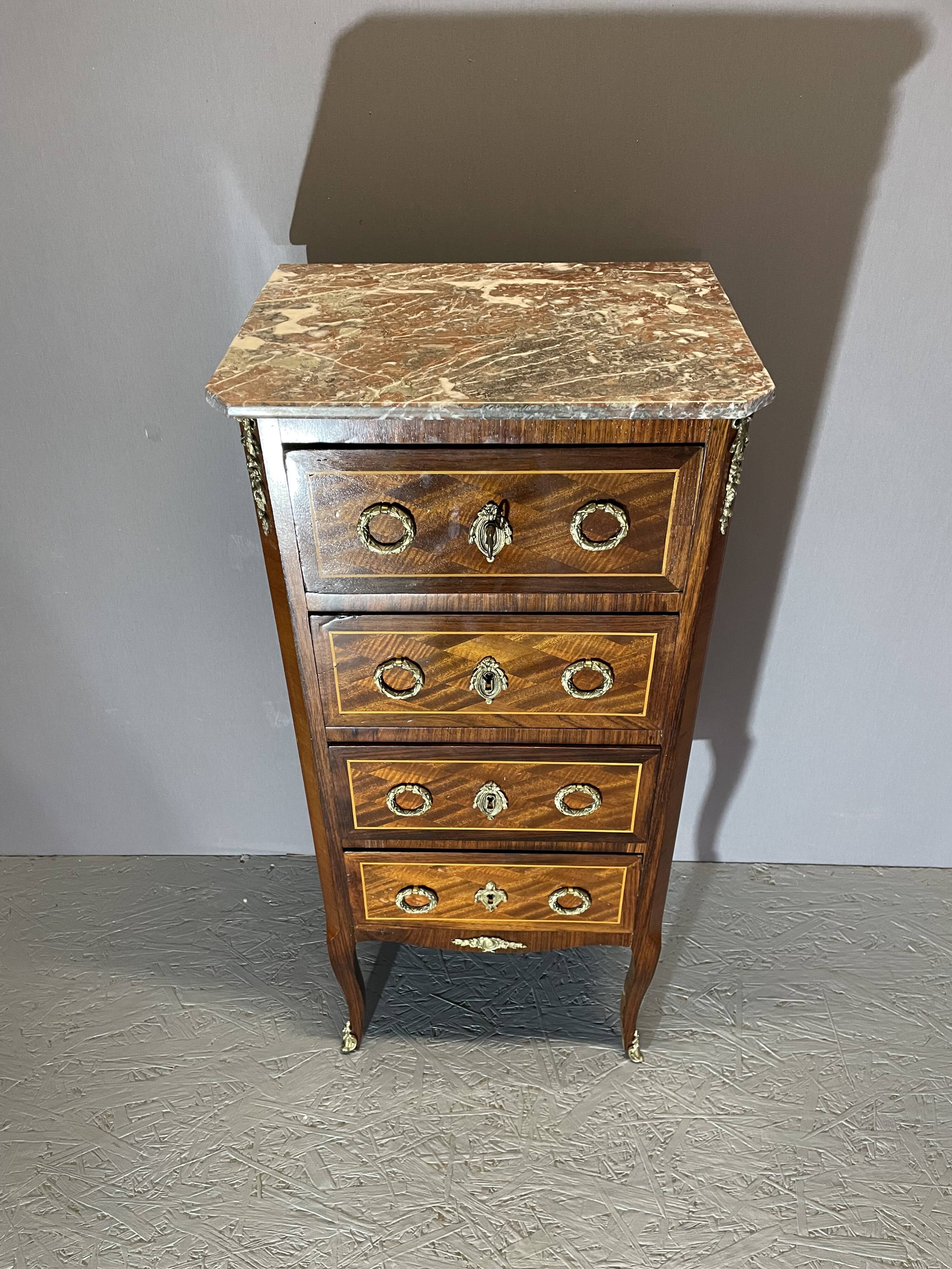 Transition style chiffonier