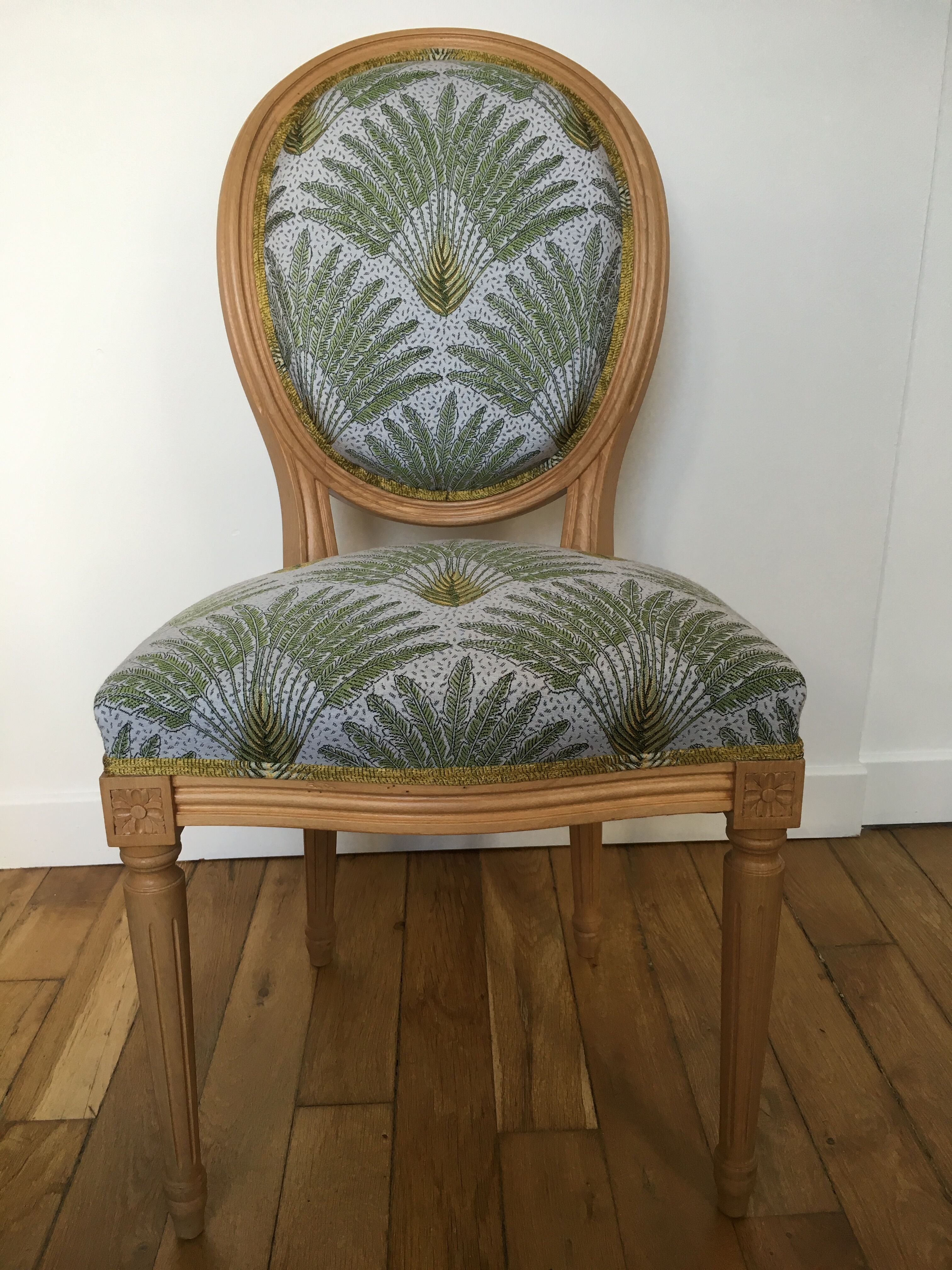 Louis XVI style armchair medallion