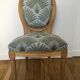 Chaise de style Louis XVI médaillon