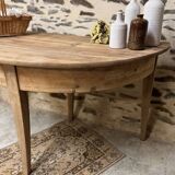 Pretty half-round table