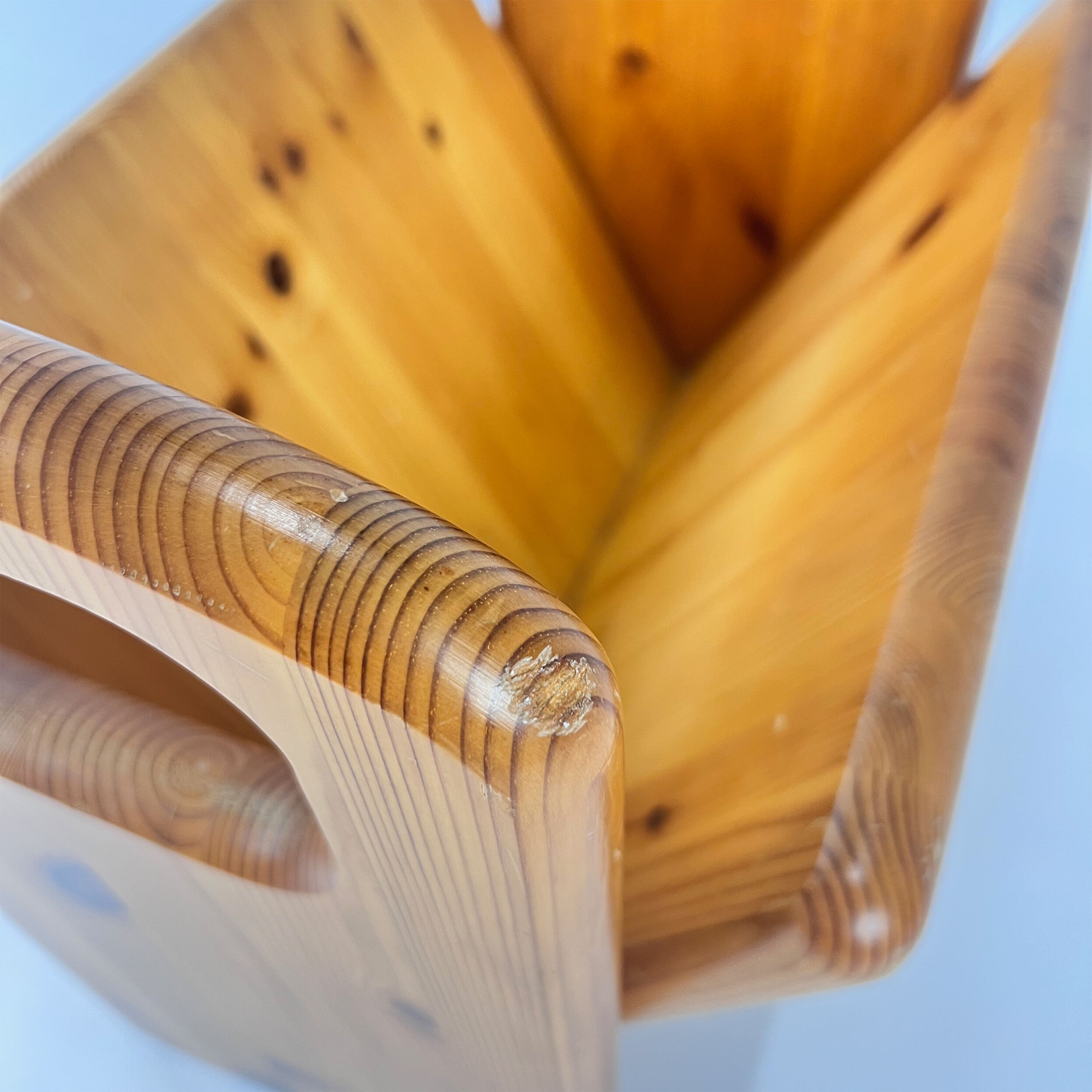 Mid century pinewood magazine holder, 1970