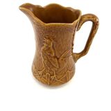 Slush pitcher with rooster decor
