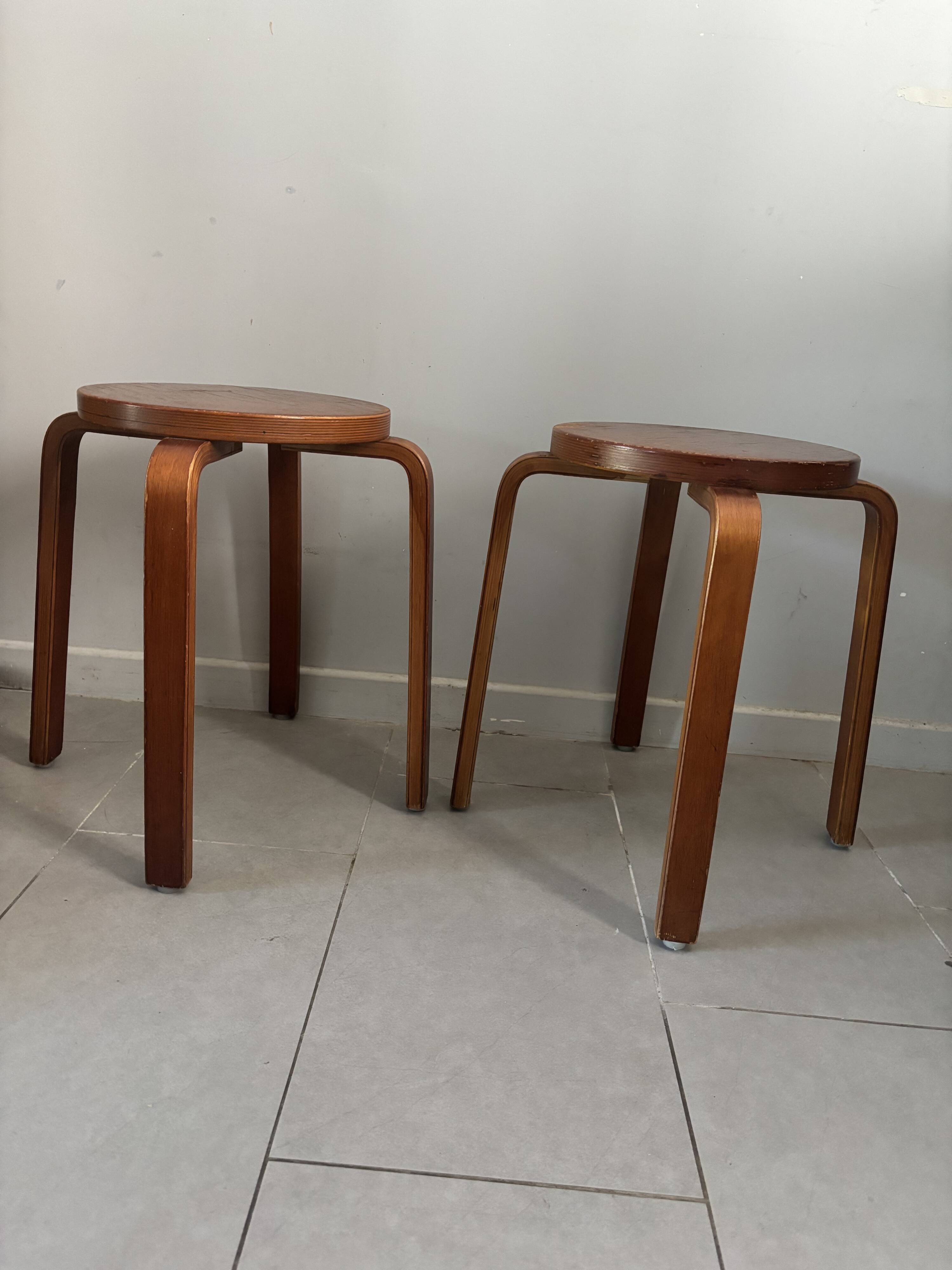 Pair of Artek stools model E60 (rare version with 4 legs), Alvar Aalto