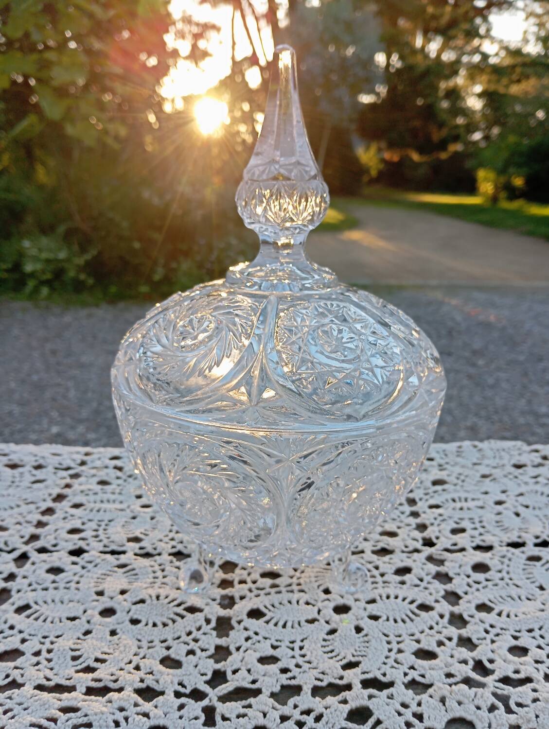 Ancienne bonbonnière / drageoir / sucrier en cristal taillé