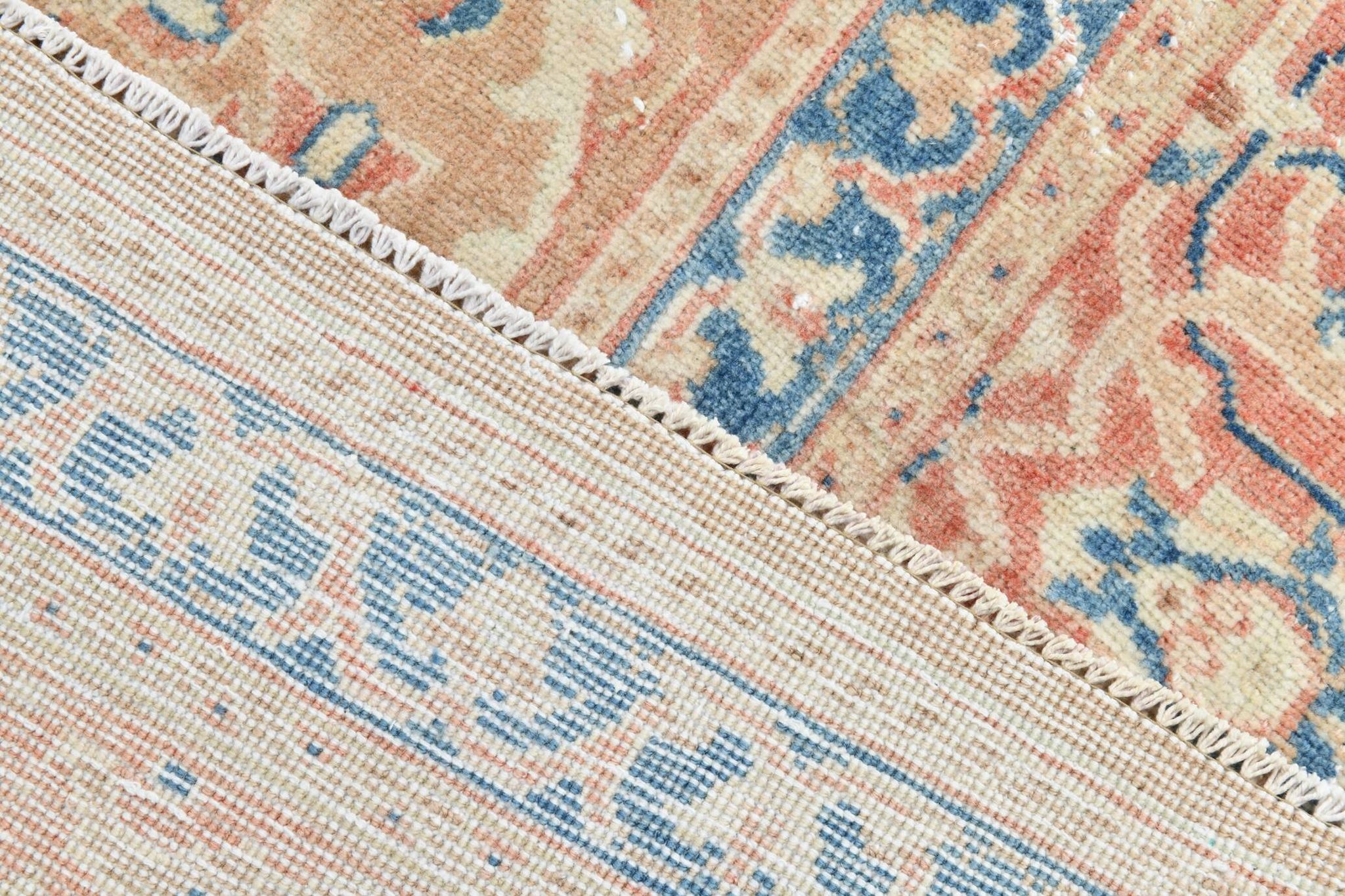 Tapis persan classique bleu et pêche