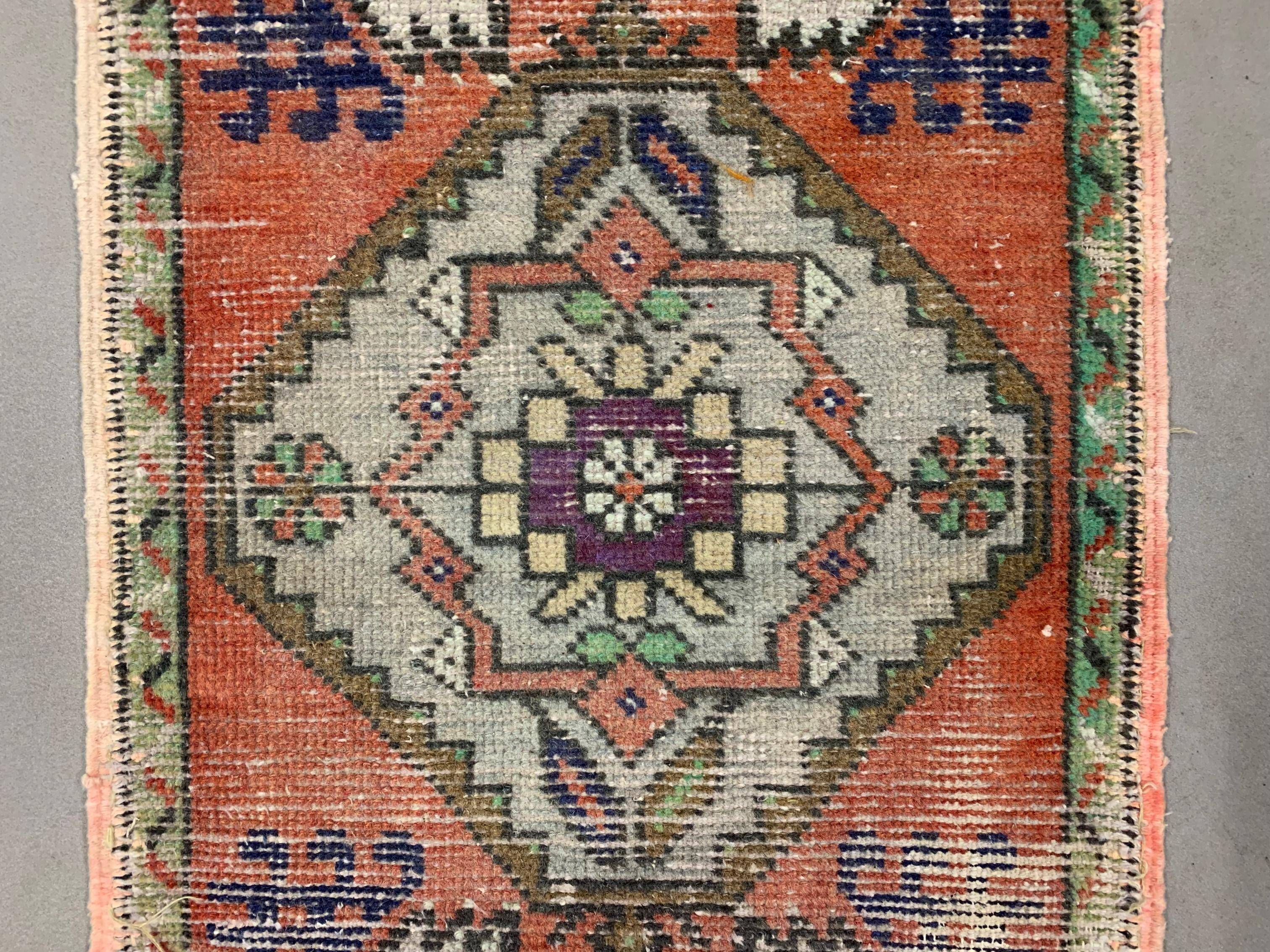 Small Vintage Turkish Rug 98x53 cm, Short Runner, Tribal, Shabby, Mini Carpet