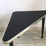 Tripod compass foot table