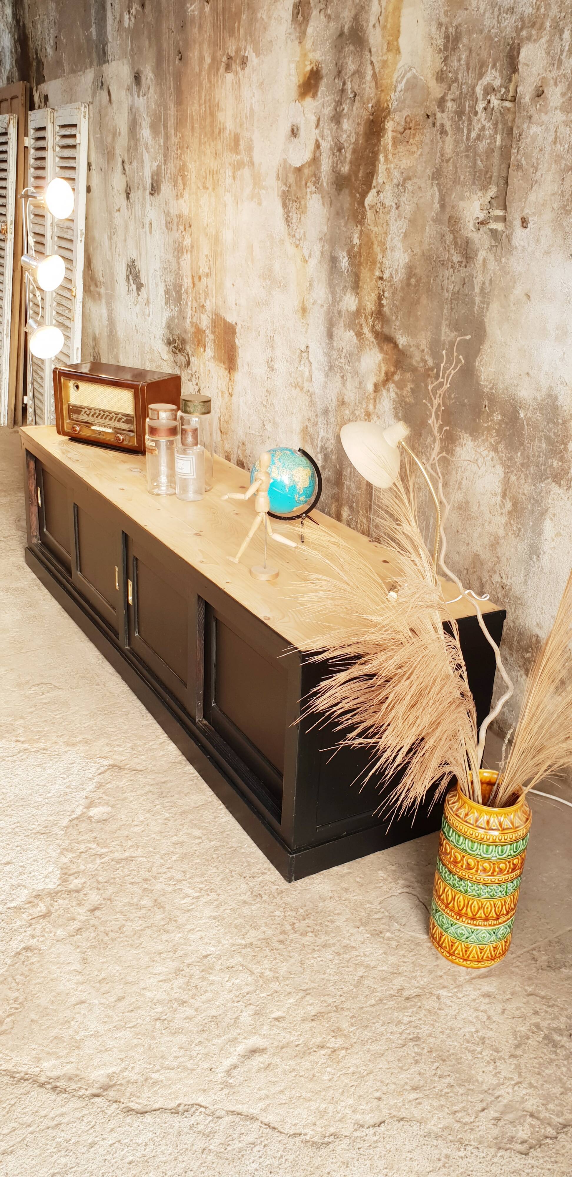 Trade furniture