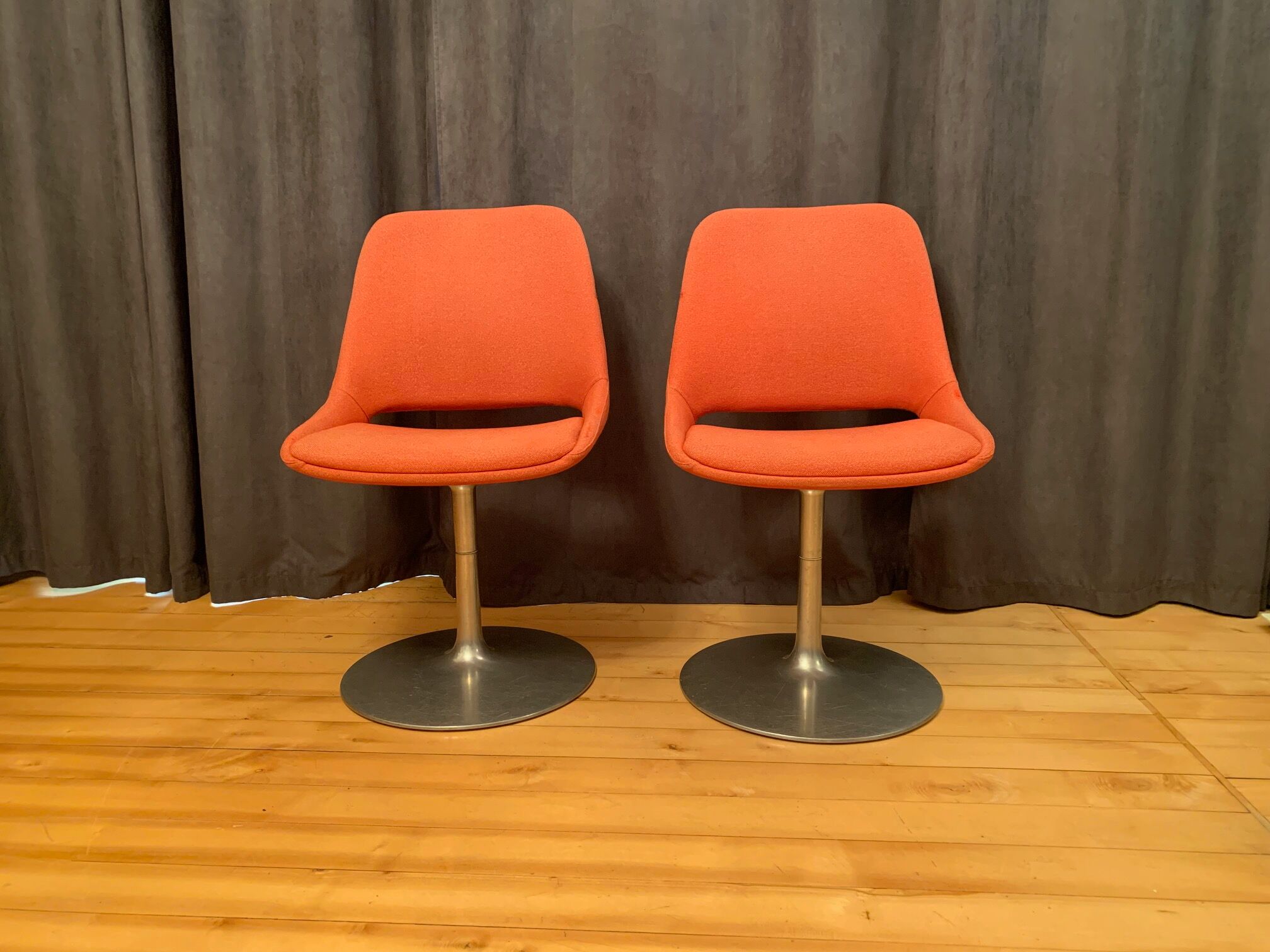 Pair of "Polaris" swivel chairs, exclusive, by Eero Aarnio, Asko Export, Finland, 1970s.