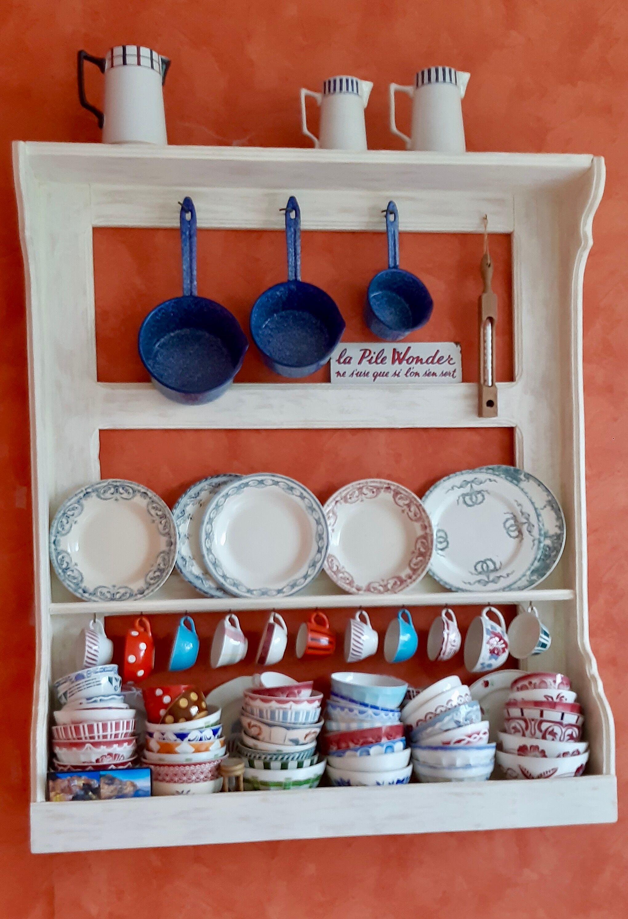 shelf / wall cabinet in wooden sandblasted effect old early twentieth century
