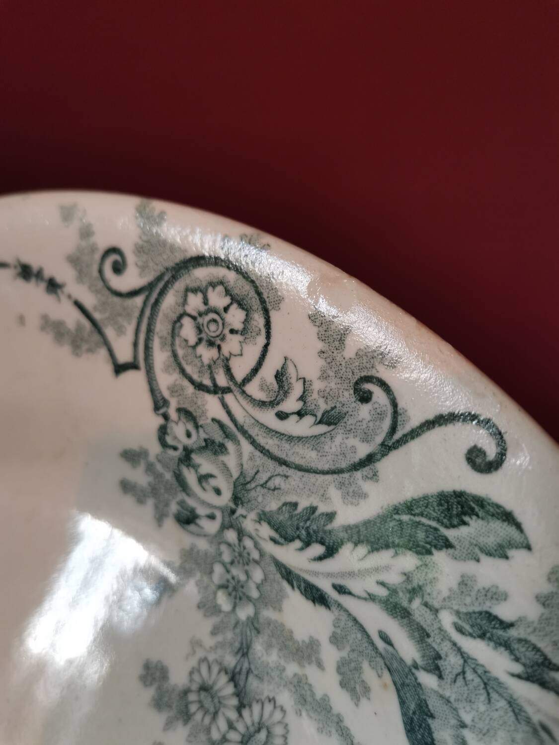 Arabesque Plates Terre de Fer