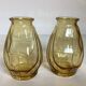 Paire de petits vases jaune verre moulé