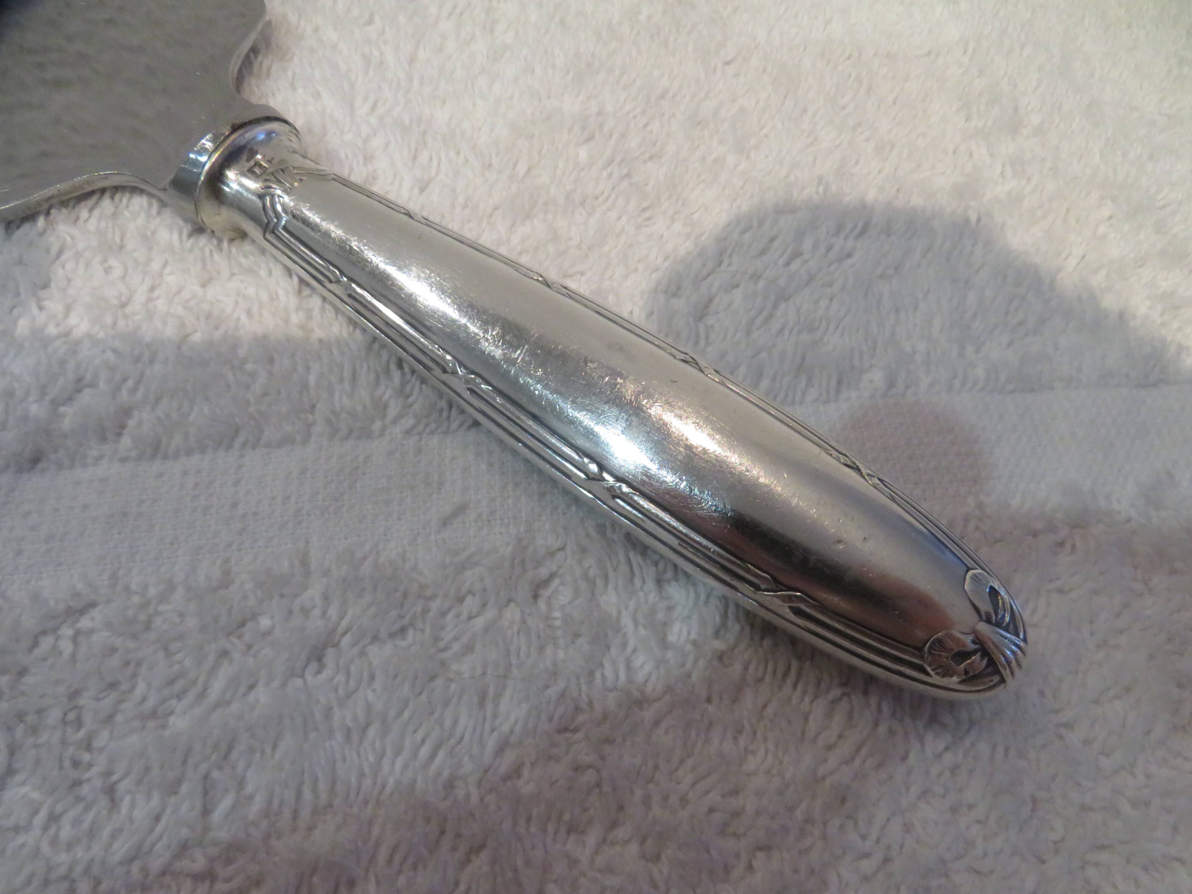 Christofle silver metal ice cream cutter shovel with oxidation ribbons