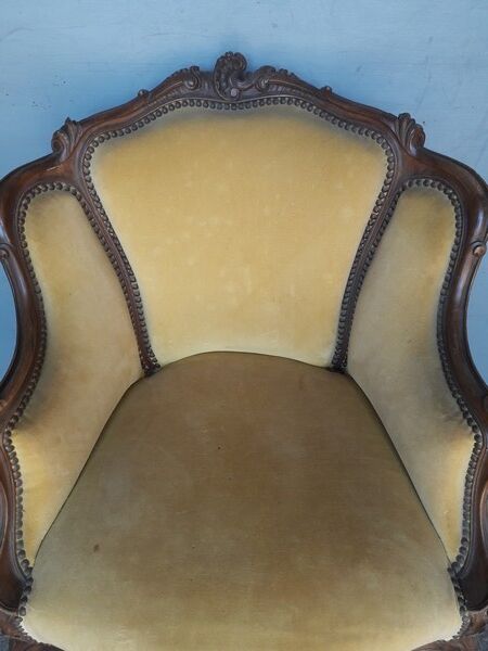 Bergere Louis XV ep 1930/40 walnut gondola
