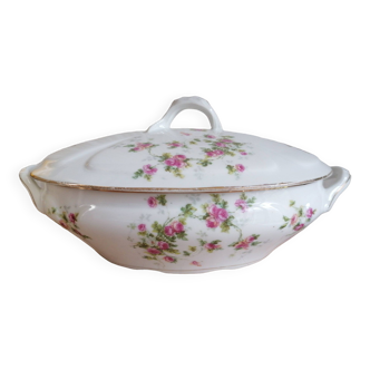 Porcelain vegetable dishes or tureen