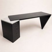 Grand bureau bois laqué et granite 1980