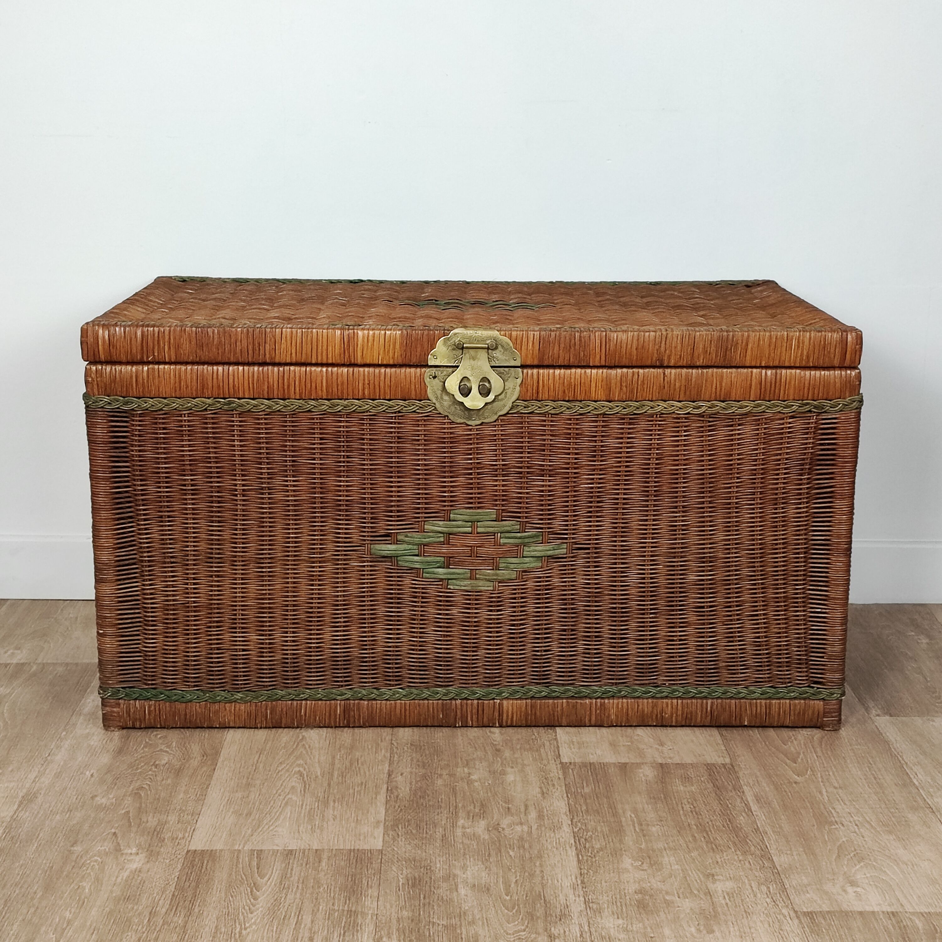 Wicker trunk