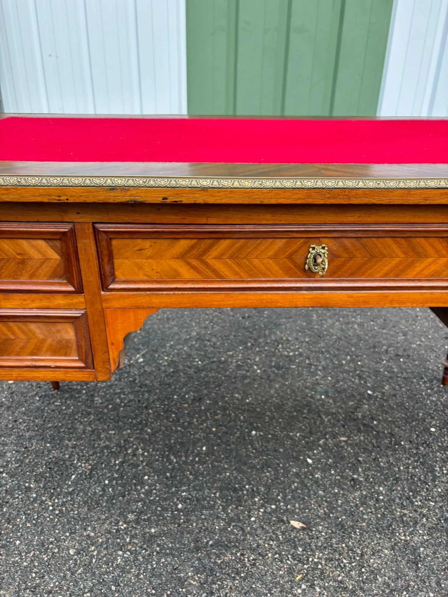 Elegant flat desk in Louis XVI style made of marquetry wood.