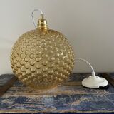 Globe suspension with large bubbles