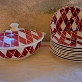 Suite of 11 plates and tureen Digoin Saarguemines