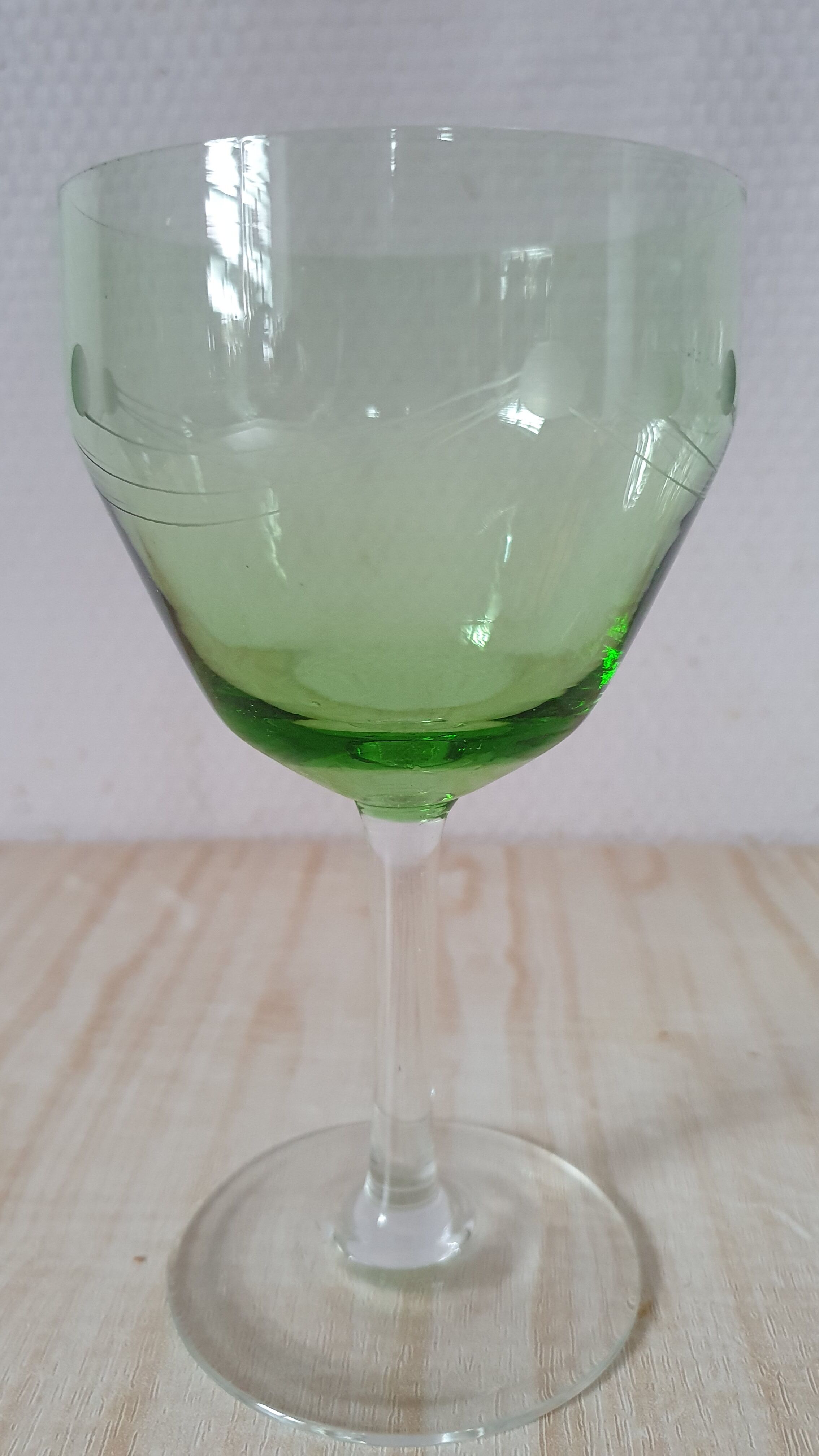 4 glasses of ouraline crystal wine