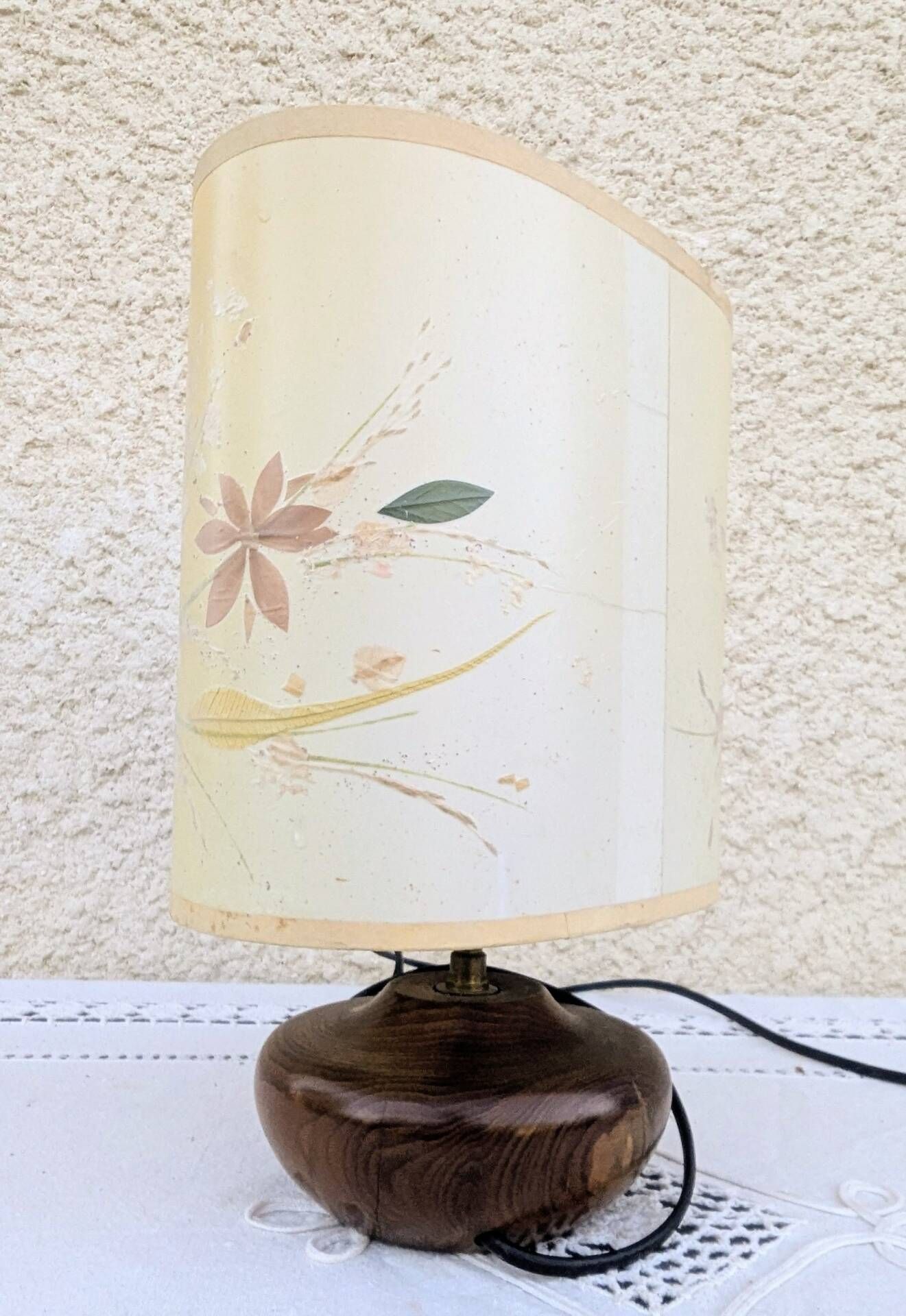 Vintage bedside lamp 60s 70s wooden base dried flower lampshade
