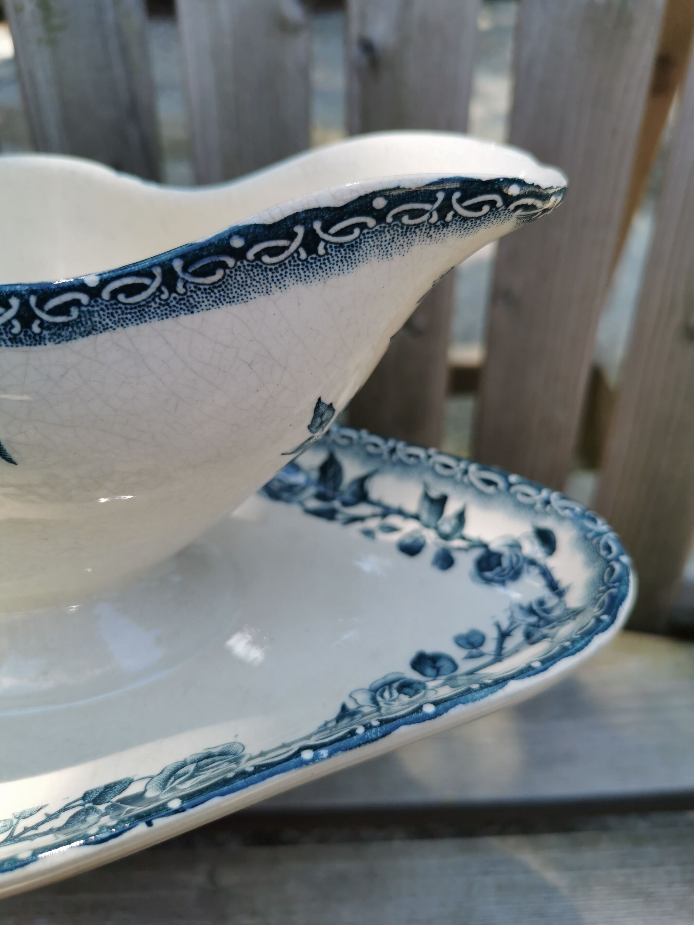 Saucière ancienne terre de fer H. Boulenger