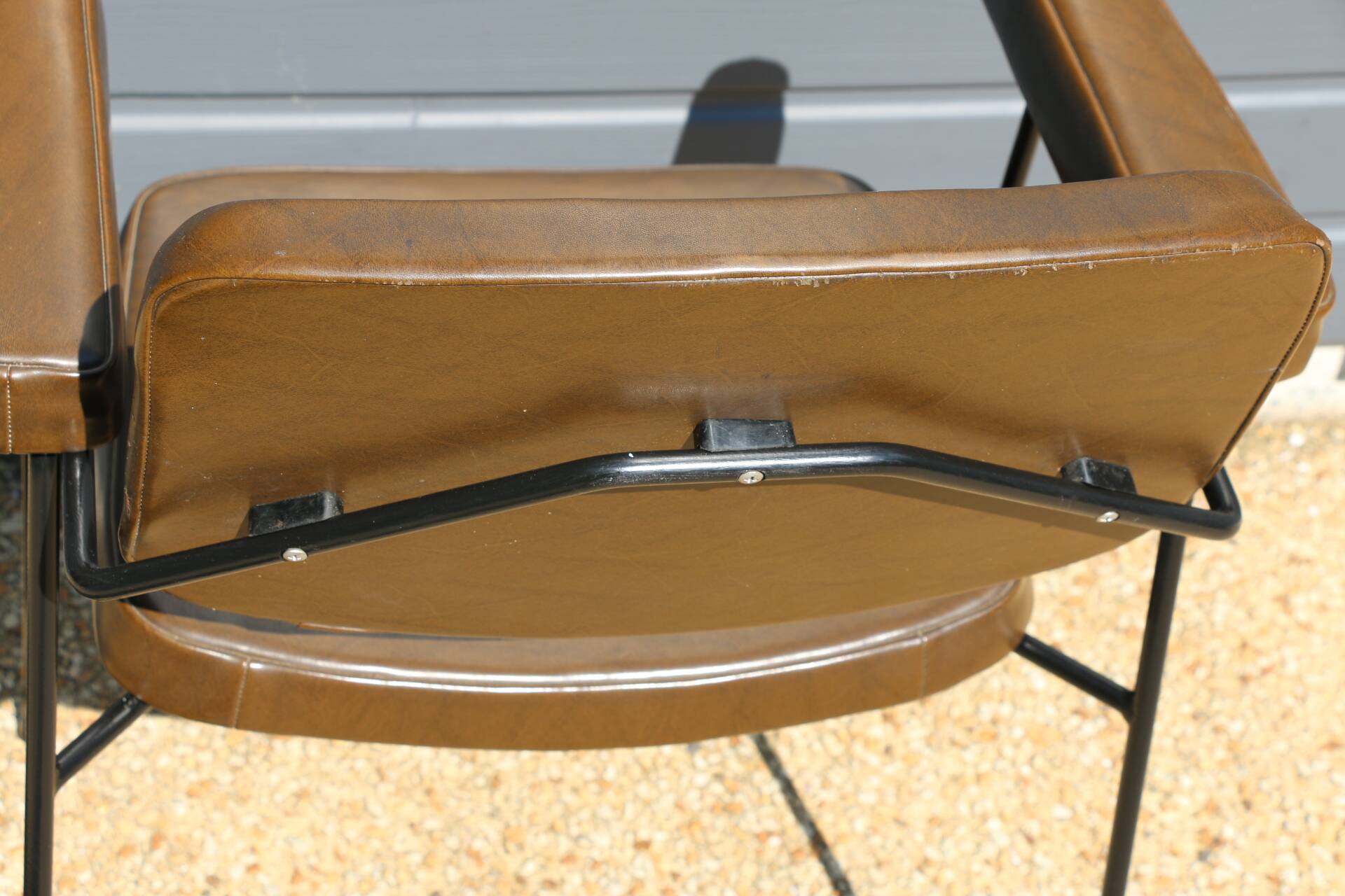 Cm197 pierre paulin armchair published by thonet