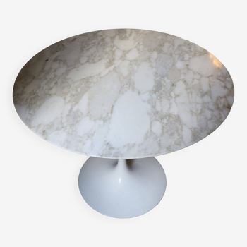 Saarinen table in Calacatta marble round 91 cm