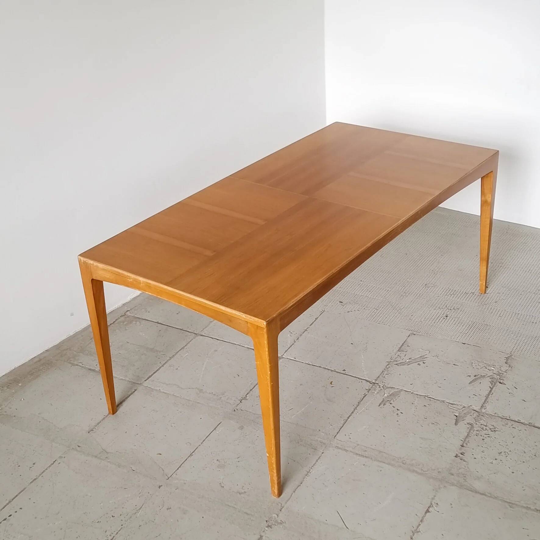 Table basse minimaliste mid-century