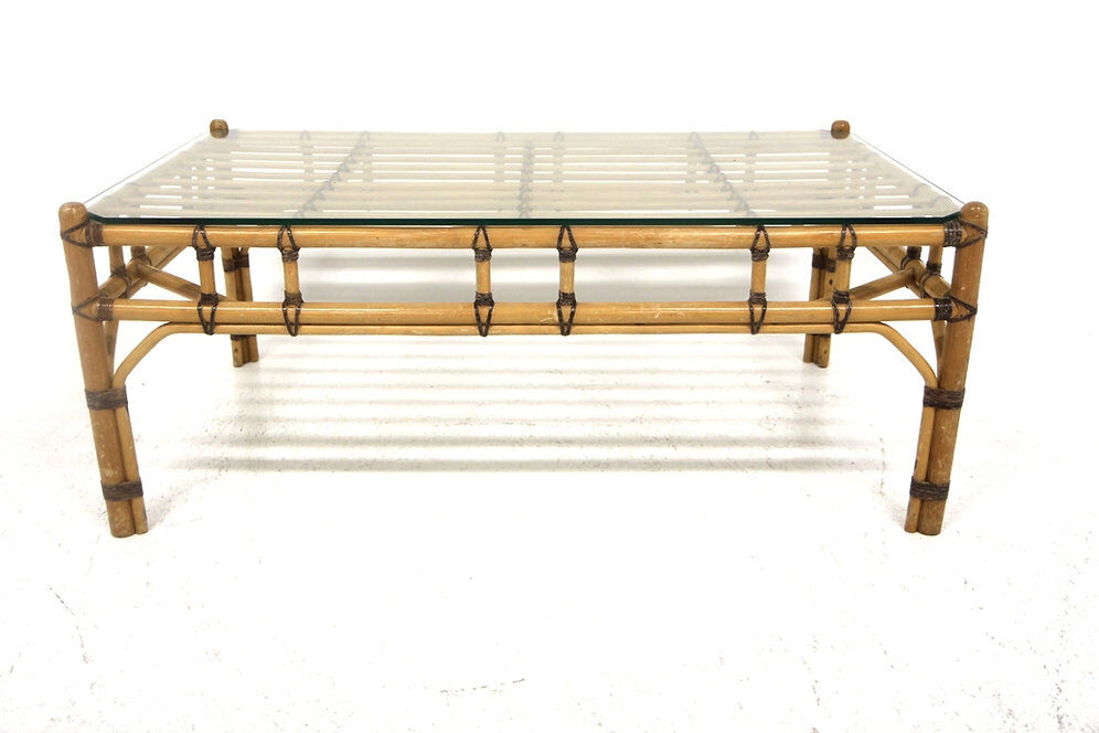 Table basse scandinave en verre et en rotin, Suède, 1970