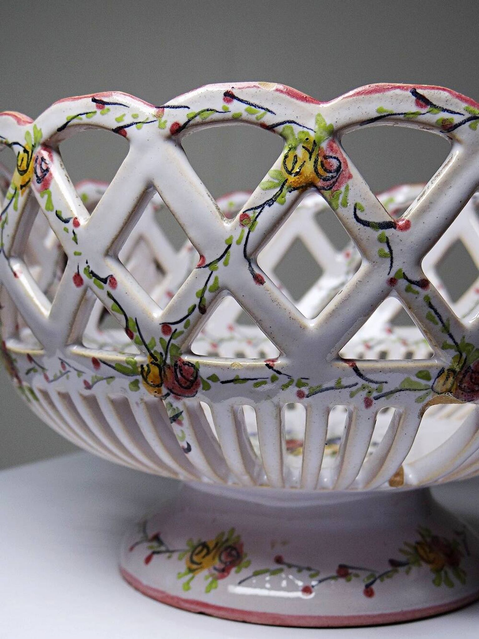 Openwork bowl in painted earthenware, Émile Tessier Le Croisic, 30-50's accident