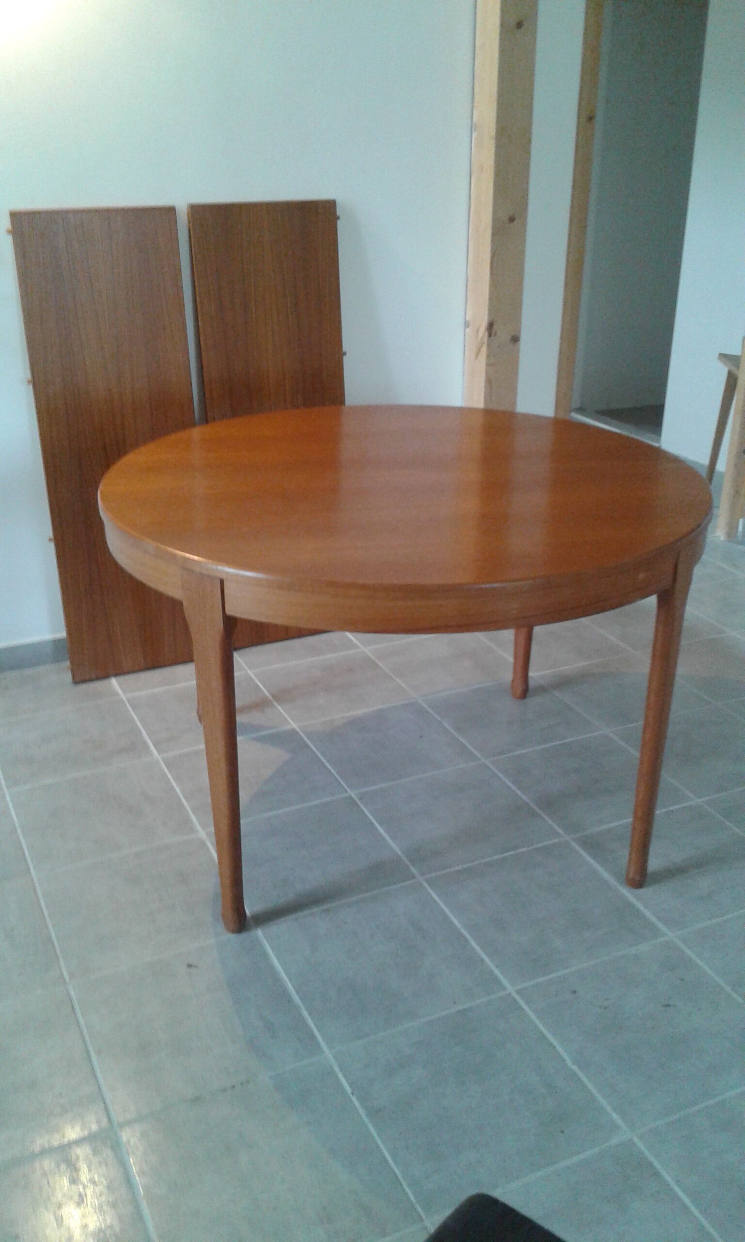 Table extensible en teck
