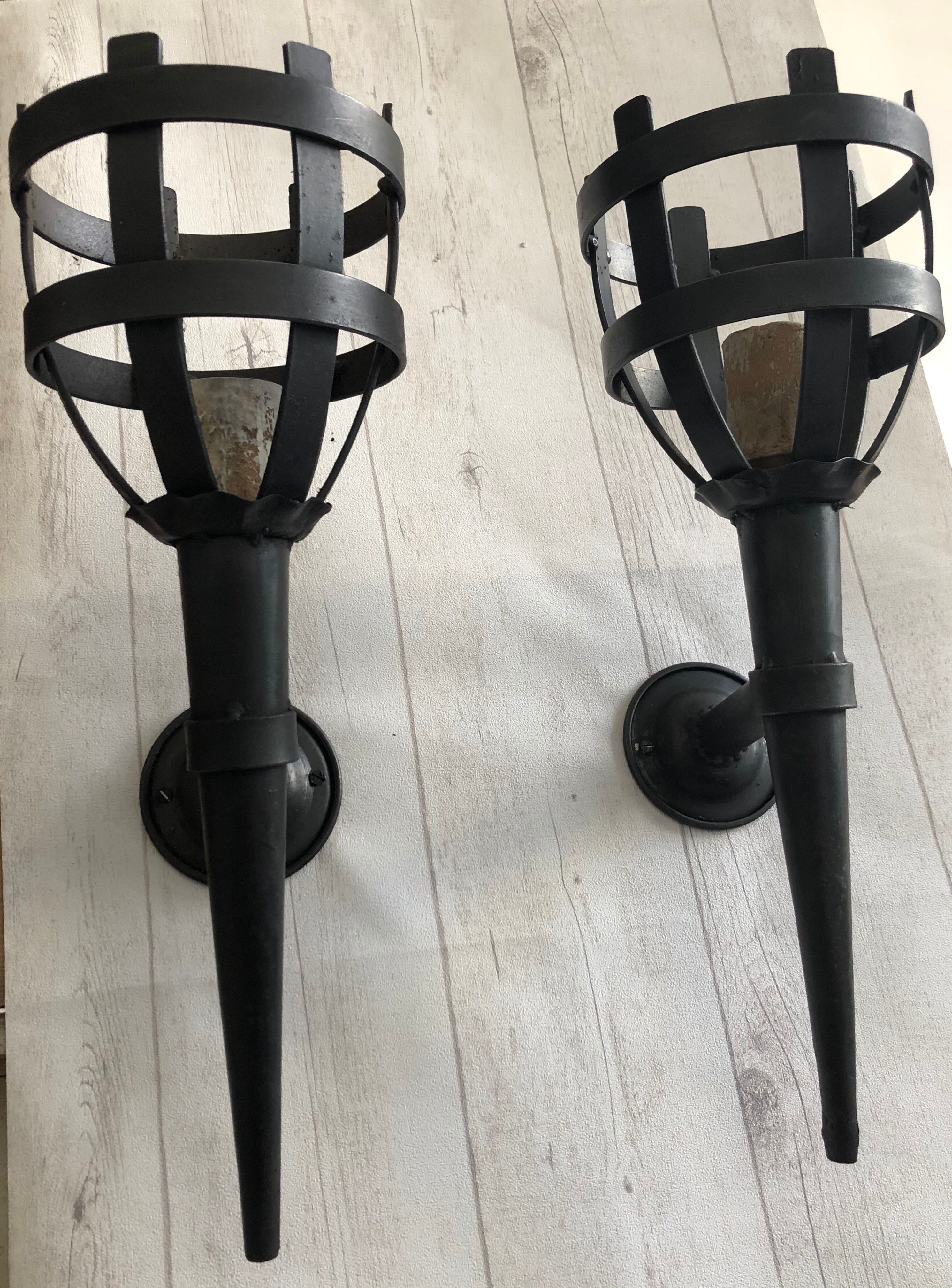 Paire d'appliques torches esprit médiéval