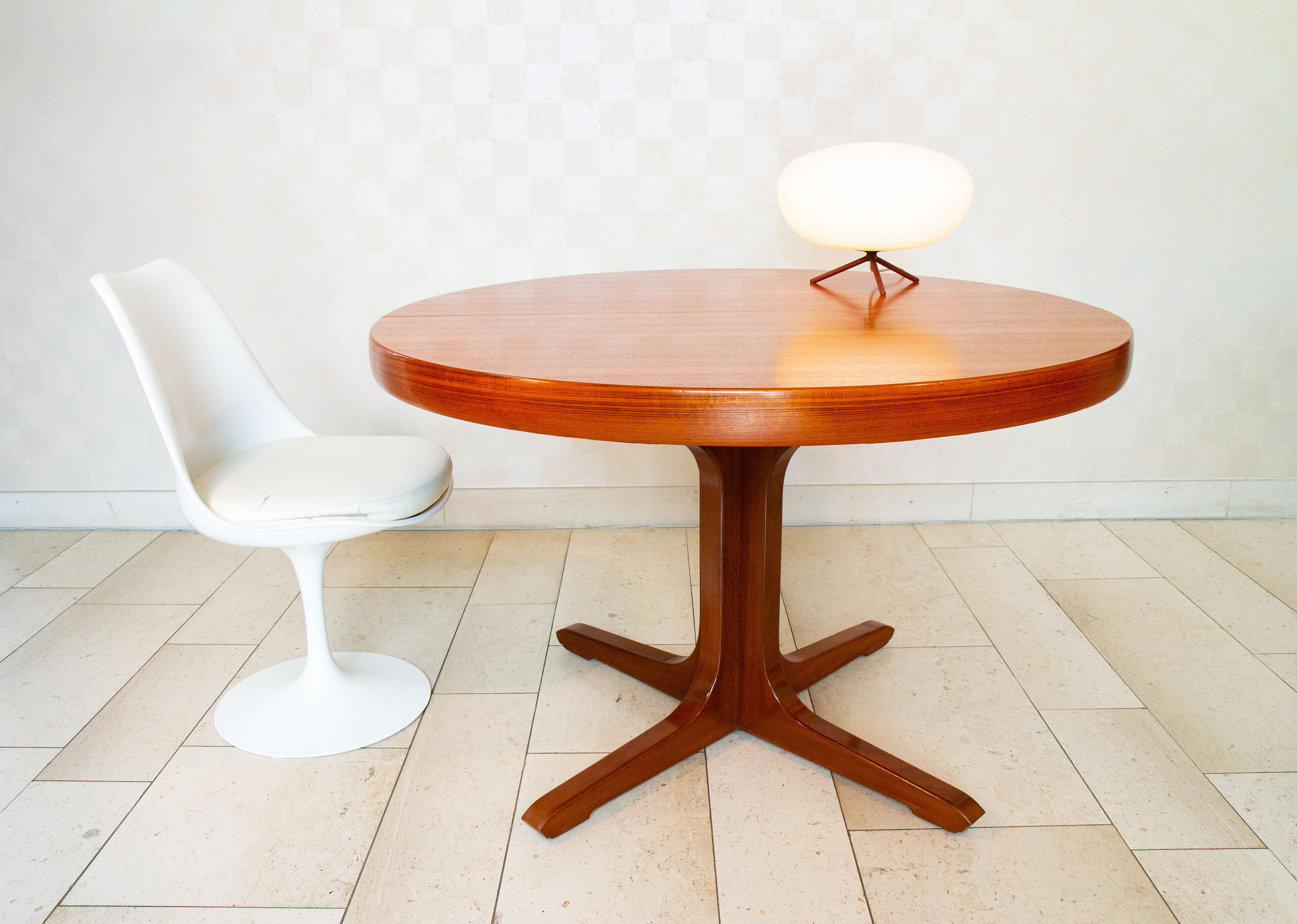 Extendable round dining table, teak, 1960