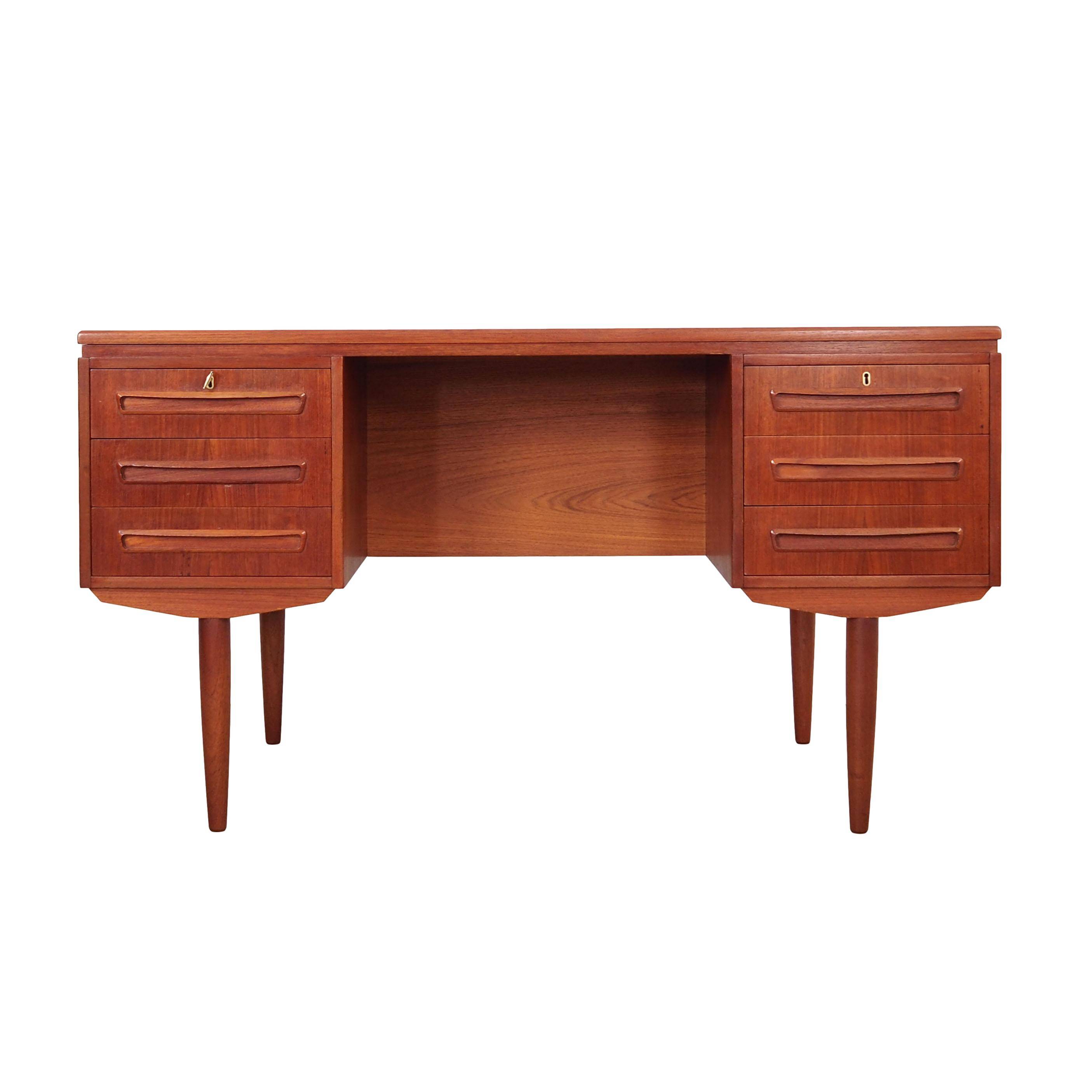 Teak desk, Danish design, 1970s, manufactured by AP Møbler Svenstrup